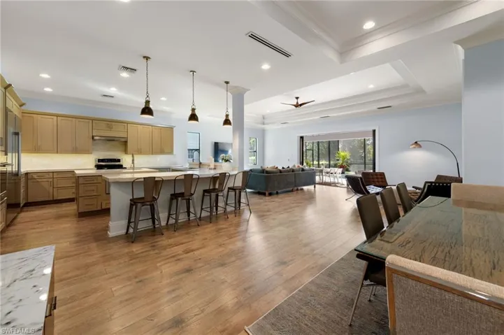 2863 Coco Lakes Dr, Naples, Florida 34105