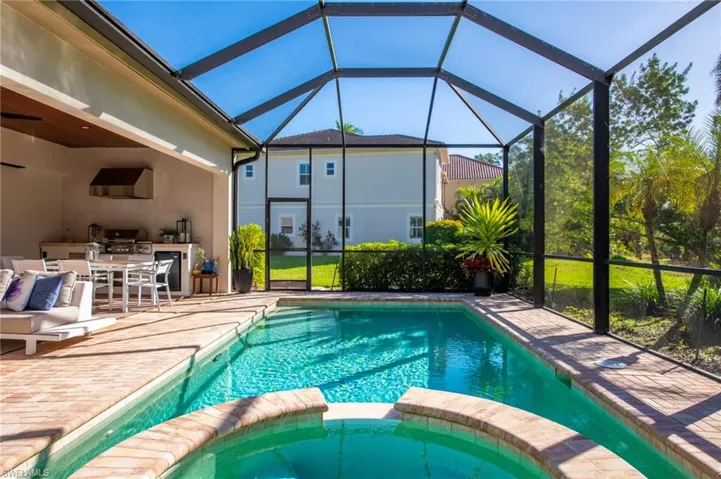2863 Coco Lakes Dr, Naples, Florida 34105