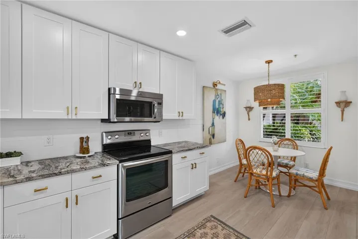 3554 Haldeman Creek Dr 111, Naples, Florida 34112