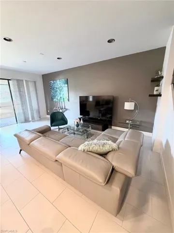 7317 Bristol Cir, Naples, Florida 34120
