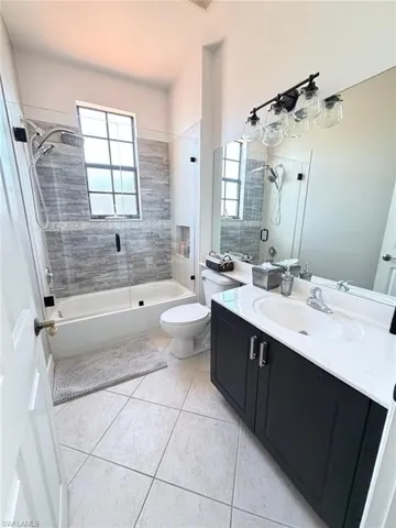 7317 Bristol Cir, Naples, Florida 34120