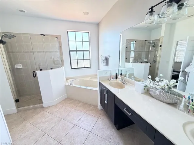 7317 Bristol Cir, Naples, Florida 34120