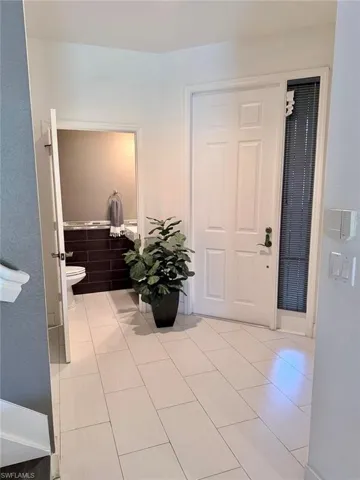 7317 Bristol Cir, Naples, Florida 34120