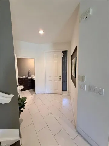 7317 Bristol Cir, Naples, Florida 34120