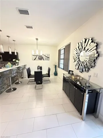 7317 Bristol Cir, Naples, Florida 34120