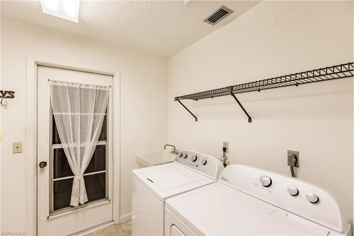 9753 Deerfoot Dr, Fort Myers Fl 33919