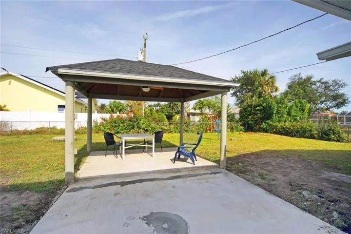 215 SE 46th  TER, Cape Coral, FL 33904