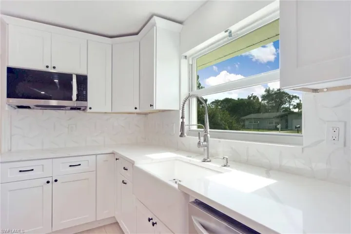 215 SE 46th  TER, Cape Coral, FL 33904