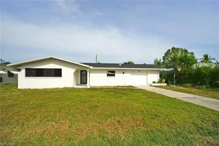 215 SE 46th  TER, Cape Coral, FL 33904