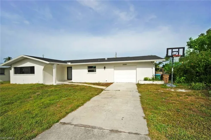 215 SE 46th  TER, Cape Coral, FL 33904