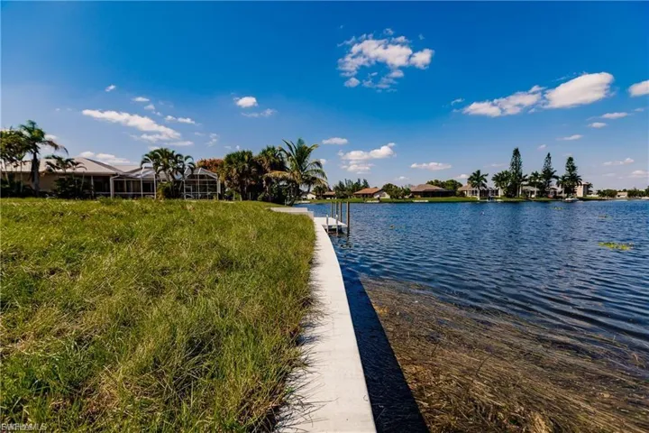 1701 SE 5th  CT, Cape Coral, FL 33990