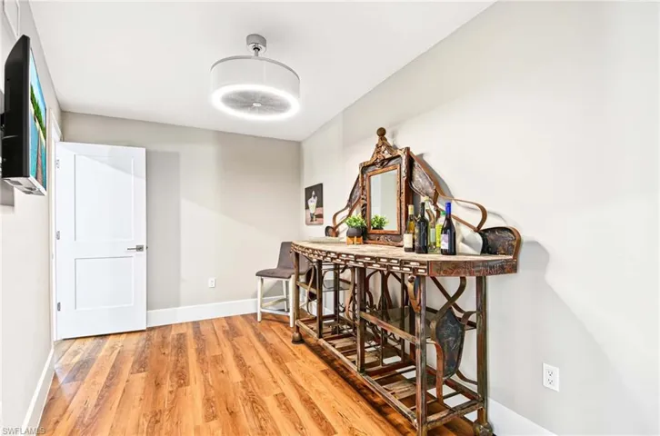 9 Pelican St E, Naples, Florida 34113