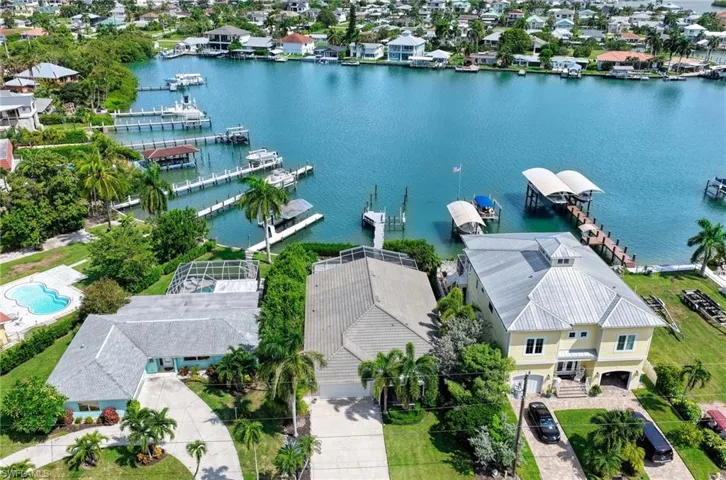 9 Pelican St E, Naples, Florida 34113