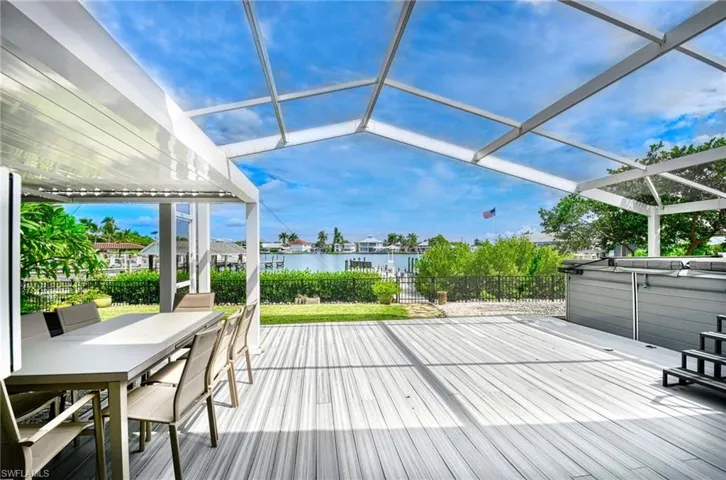 9 Pelican St E, Naples, Florida 34113