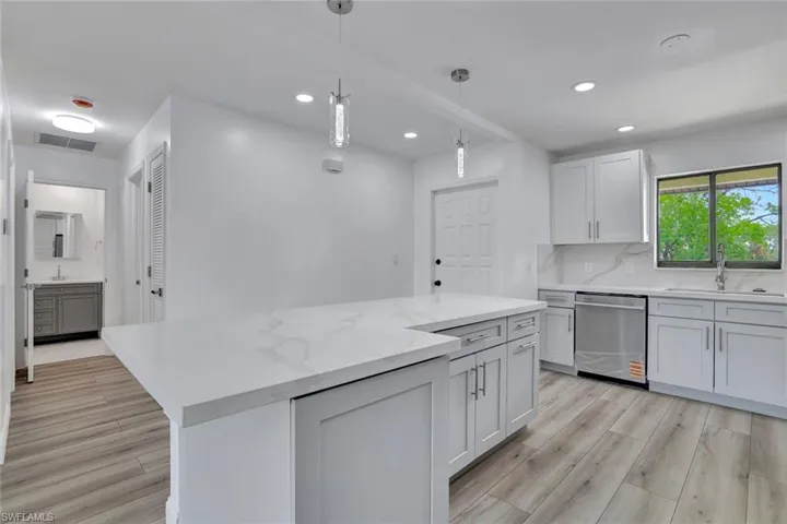 175 Cypress Way E # B205, Naples Fl 34110