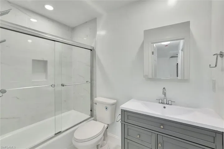 175 Cypress Way E # B205, Naples Fl 34110