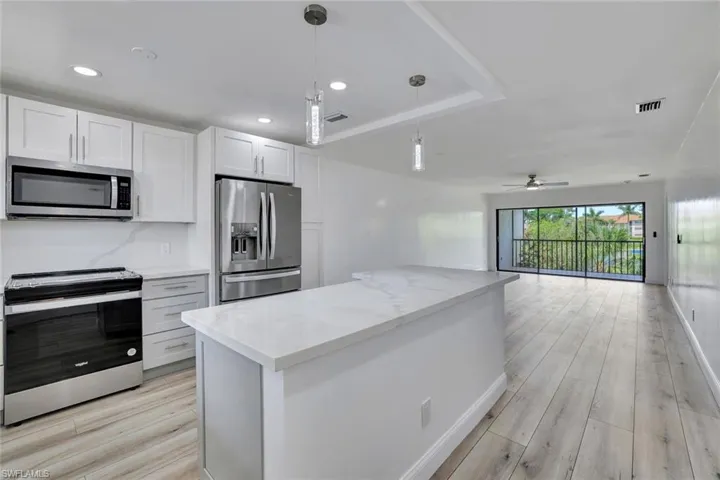 175 Cypress Way E # B205, Naples Fl 34110