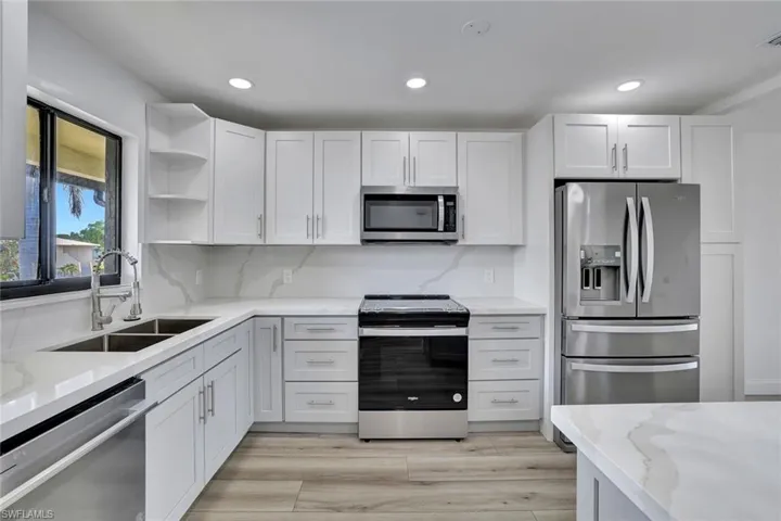 175 Cypress Way E # B205, Naples Fl 34110