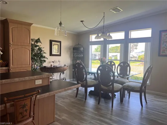 429  Riviera W BLVD, Naples, FL 34112