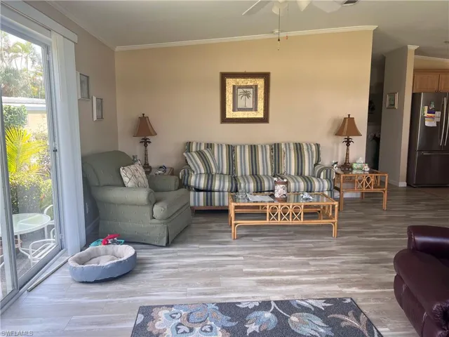 429  Riviera W BLVD, Naples, FL 34112