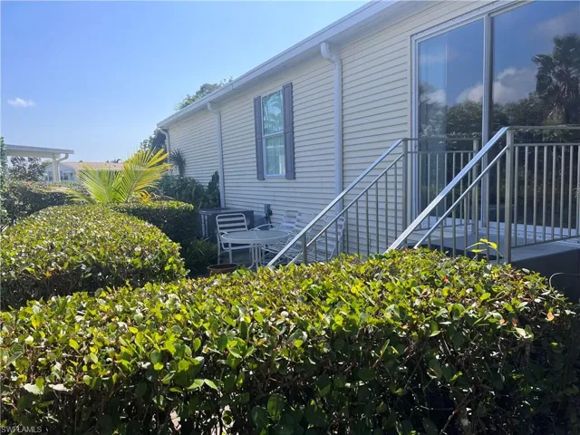 429  Riviera W BLVD, Naples, FL 34112