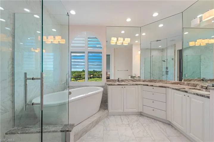 1590 Clermont Dr K-403, Naples, Florida 34109