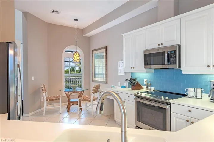 1590 Clermont Dr K-403, Naples, Florida 34109