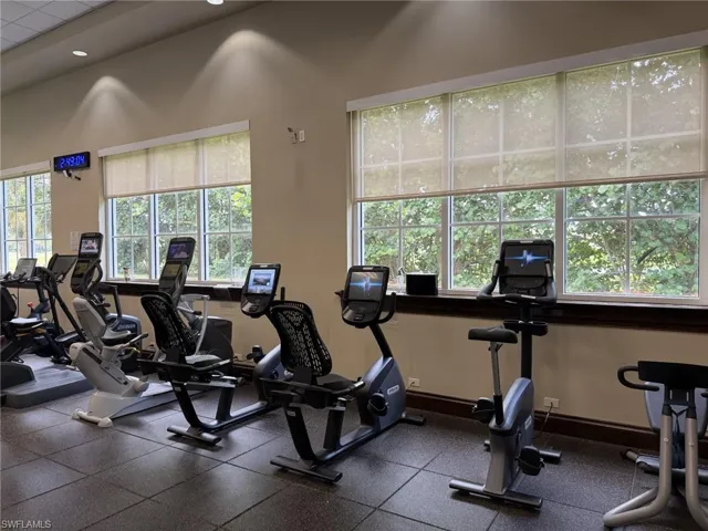 1590 Clermont Dr K-403, Naples, Florida 34109