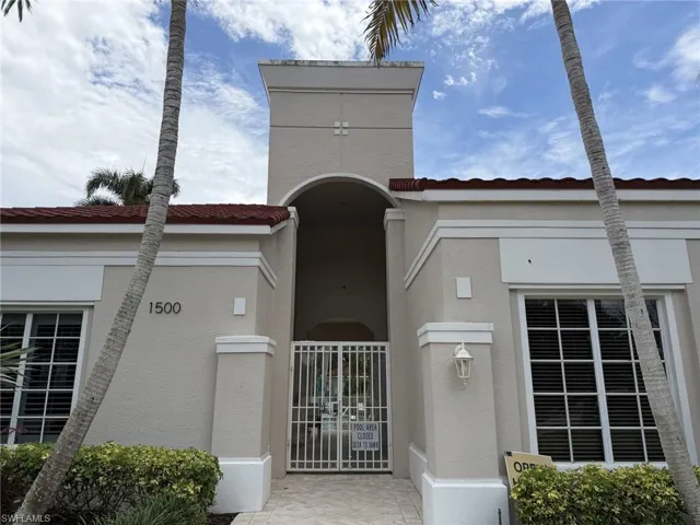 1590 Clermont Dr K-403, Naples, Florida 34109