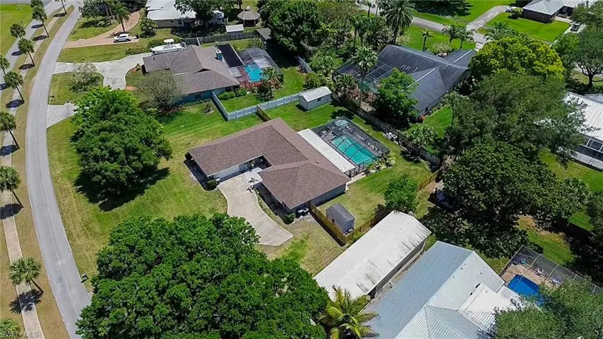 1012  Ponce De Leon  AVE, Clewiston, FL 33440