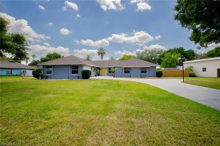 1012  Ponce De Leon  AVE, Clewiston, FL 33440