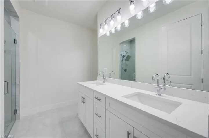 Main Bedroom Bathroom