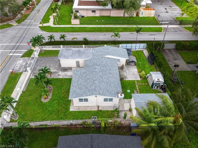Birds eye view of property