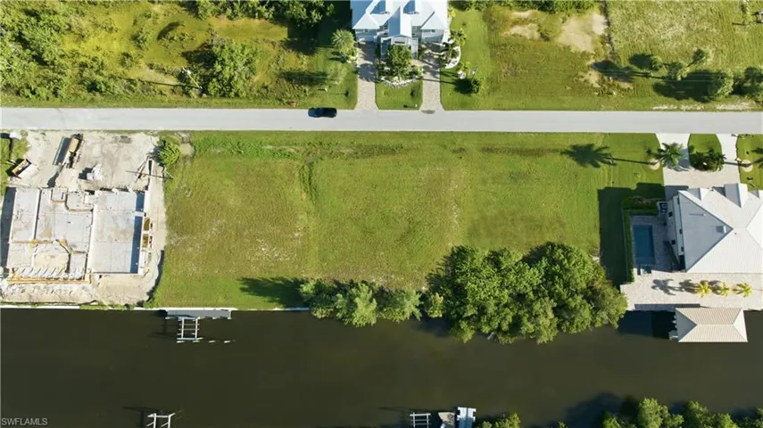 Waterfront lot with direct canal access
