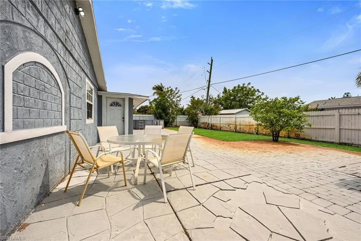 4838  Tahiti  LN, Naples, FL 34112
