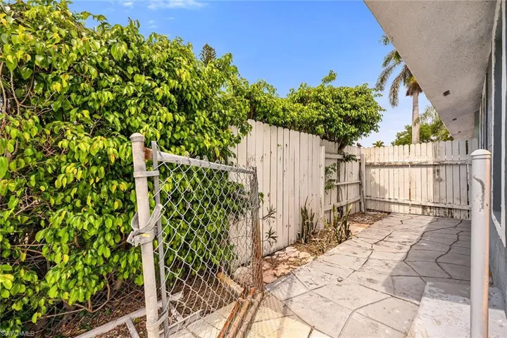 4838  Tahiti  LN, Naples, FL 34112