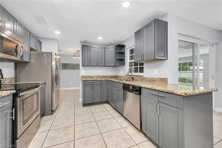 4838  Tahiti  LN, Naples, FL 34112