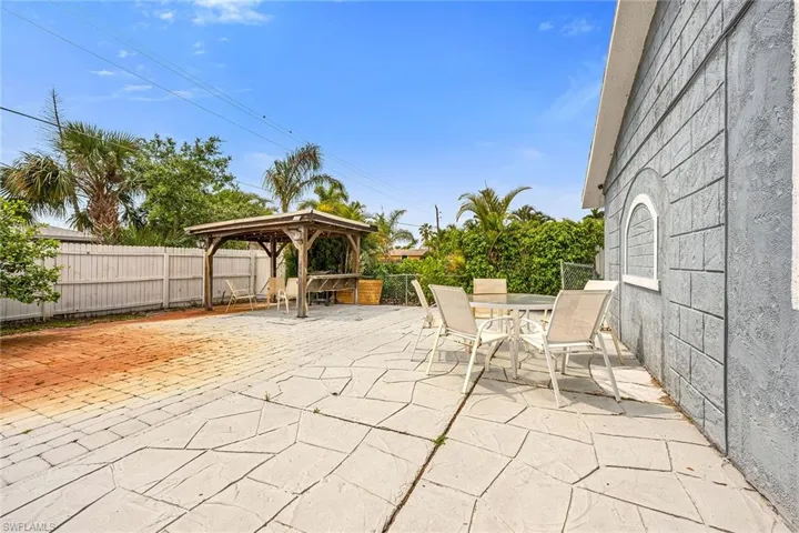 4838  Tahiti  LN, Naples, FL 34112