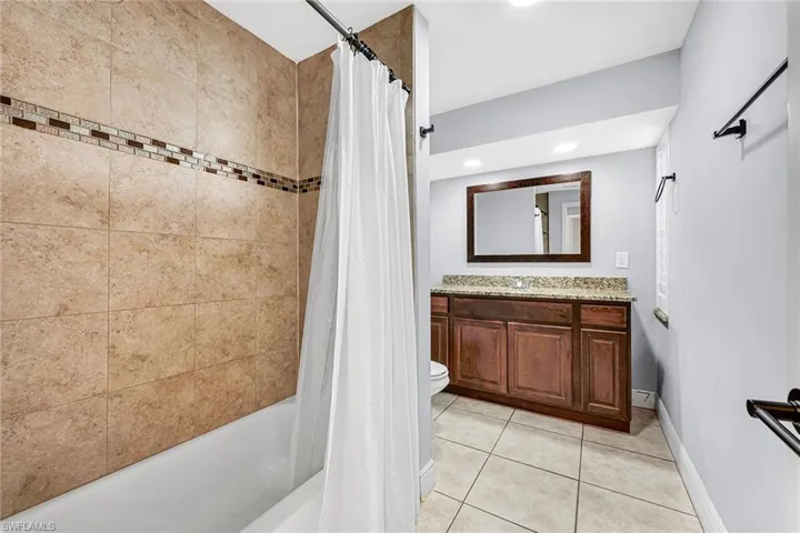 4838  Tahiti  LN, Naples, FL 34112