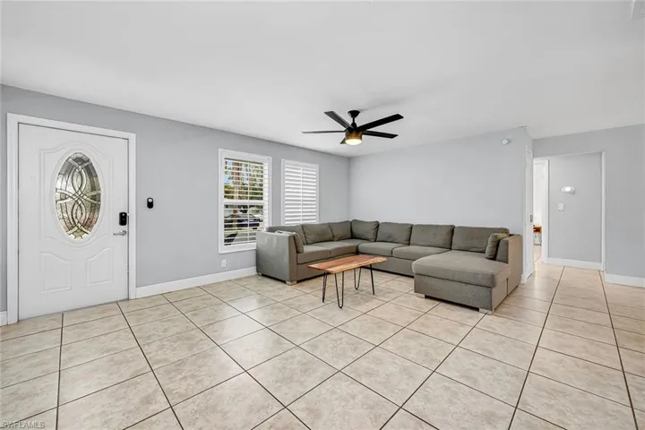 4838  Tahiti  LN, Naples, FL 34112