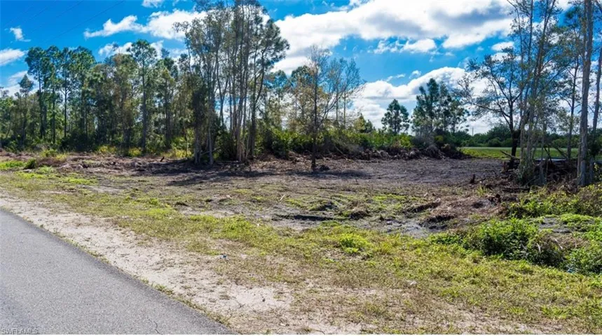 2728  Meadow  RD, Lehigh Acres, FL 33974