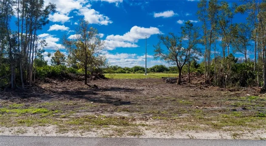 2728  Meadow  RD, Lehigh Acres, FL 33974