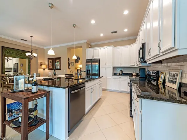 9076  Isla Bella  CIR, Bonita Springs, FL 34135