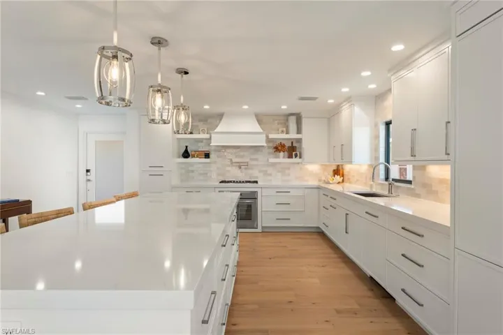 25 Beach Homes, Captiva, Florida 33924