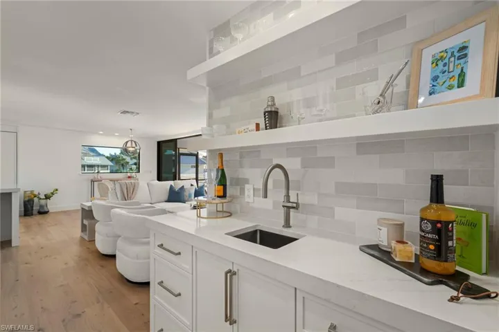 25 Beach Homes, Captiva, Florida 33924