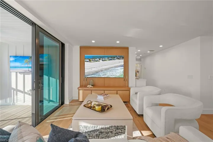 25 Beach Homes, Captiva, Florida 33924