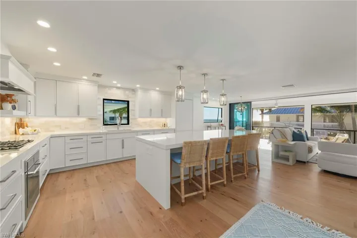 25 Beach Homes, Captiva, Florida 33924