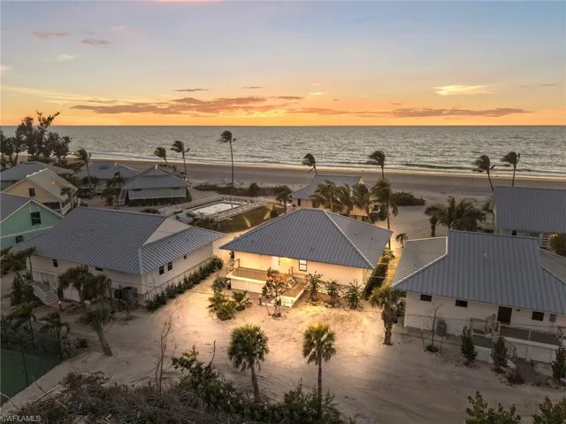 25 Beach Homes, Captiva, Florida 33924