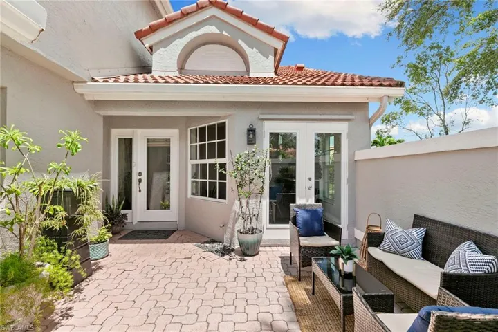 1733  San Bernadino  WAY, Naples, FL 34109