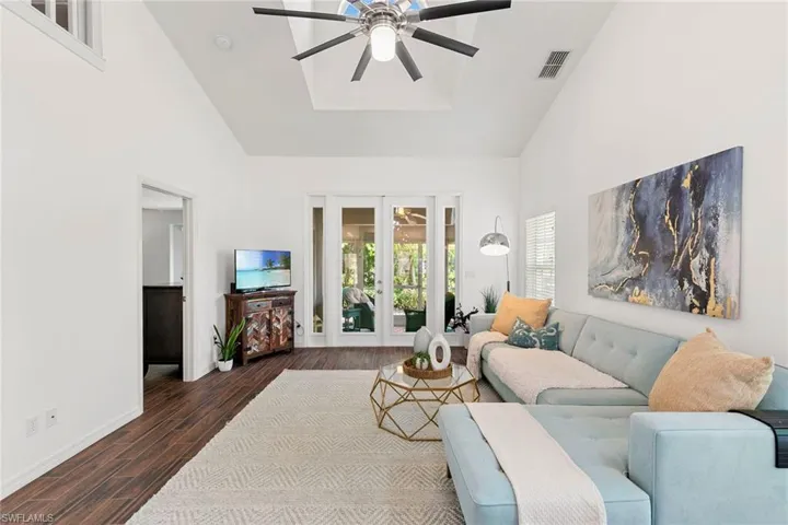 1733  San Bernadino  WAY, Naples, FL 34109